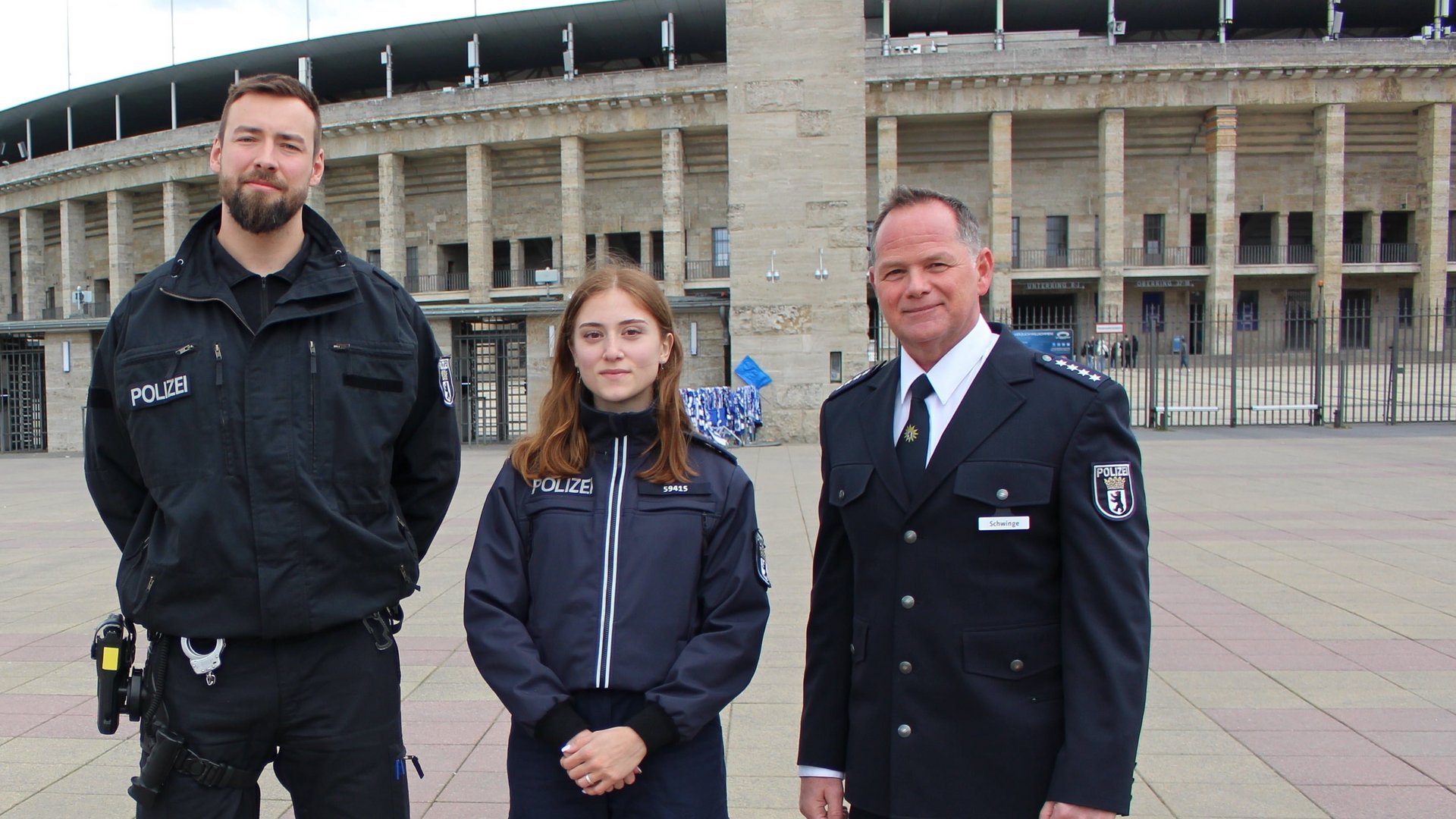 Auf dem Foto: Georg Klein, Ayse Gündüz, Stefan Schwinge