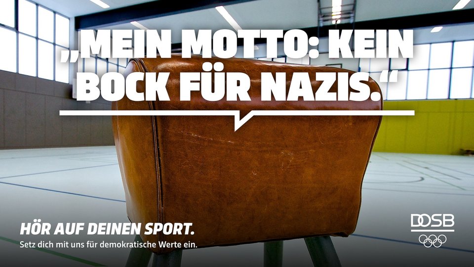 Das Foto zeigt einen Sprungbock in einer Sporthalle. Darüber steht "Mein Motto: Kein Bock auf Nazis."